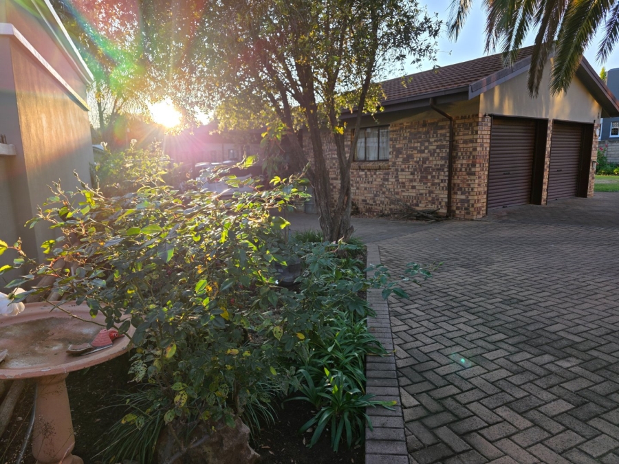 4 Bedroom Property for Sale in Heuwelsig Free State